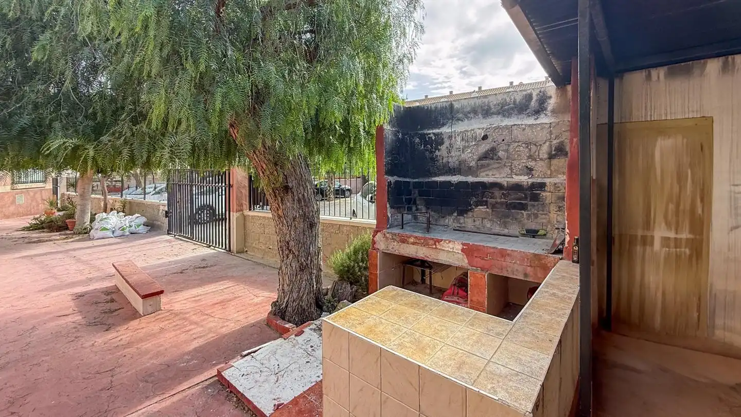 Vista exterior de Pis en venda en Santa Pola amb Aire condicionat, Terrassa i Traster