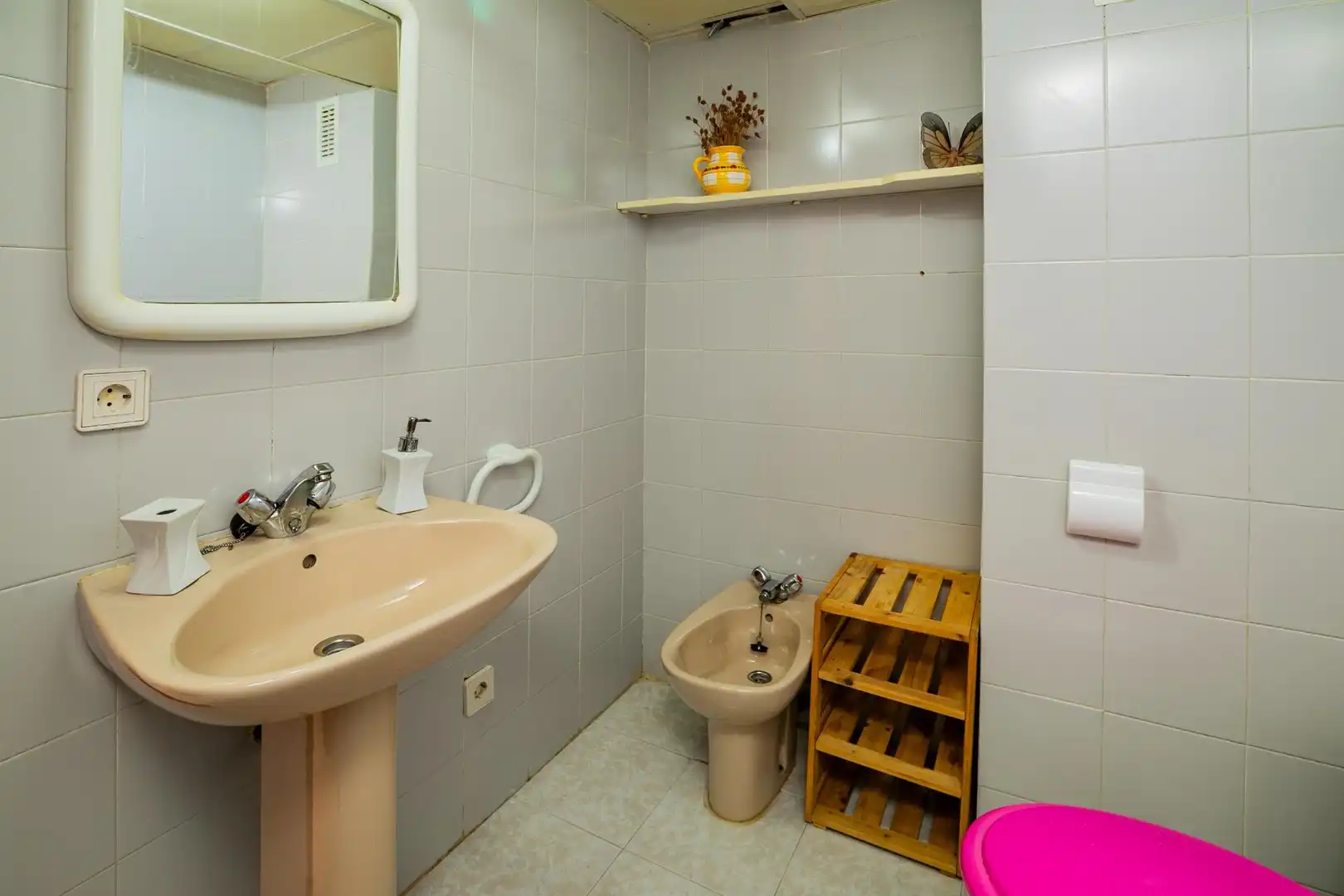 Bathroom of Study for sale in Jaca  with Heating and Balcony