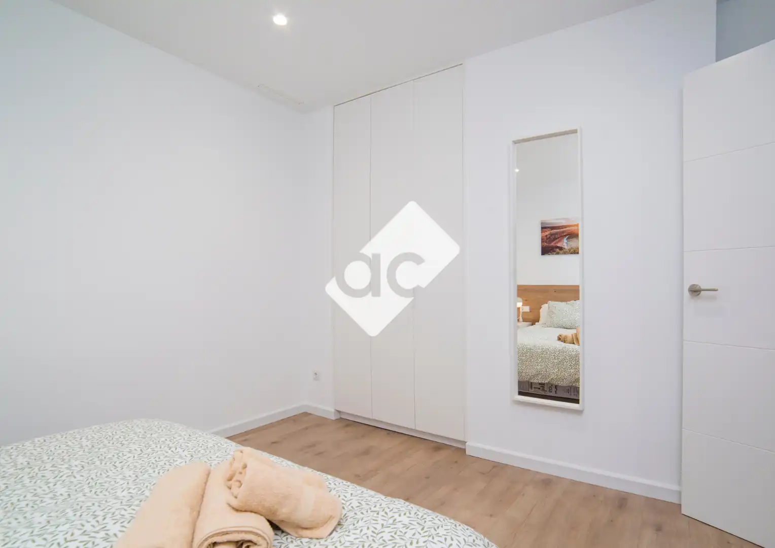 Bedroom of Flat for rent in Valencia  with Air Conditioner, Heating and Terrace