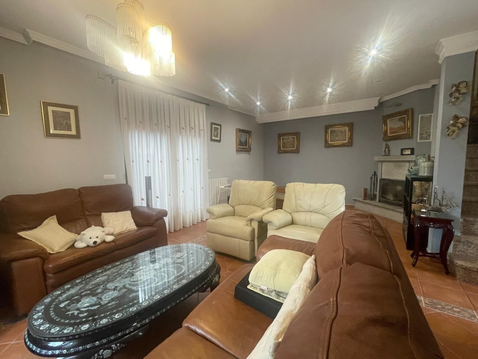 Living room of Single-family semi-detached for sale in Hontanares de Eresma  with Heating and Private garden