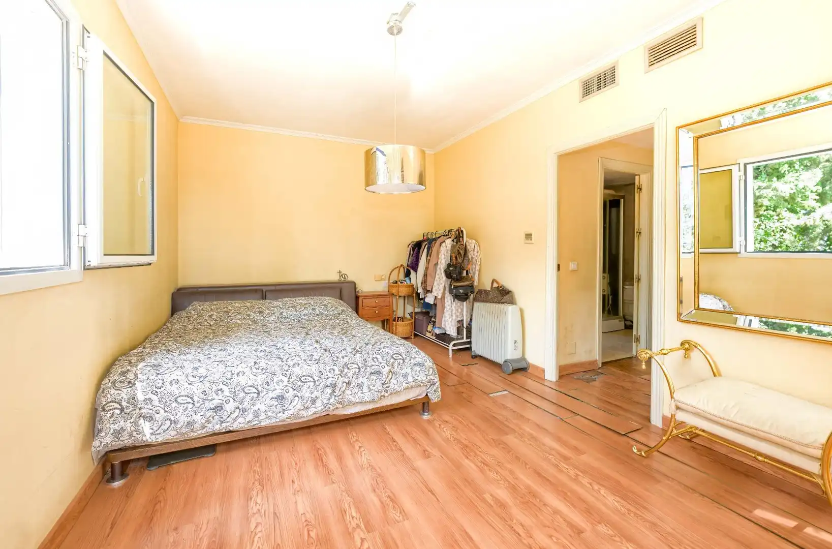 Habitación de Casa o chalet en venta en Bormujos con Aire acondicionado, Calefacción y Jardín privado