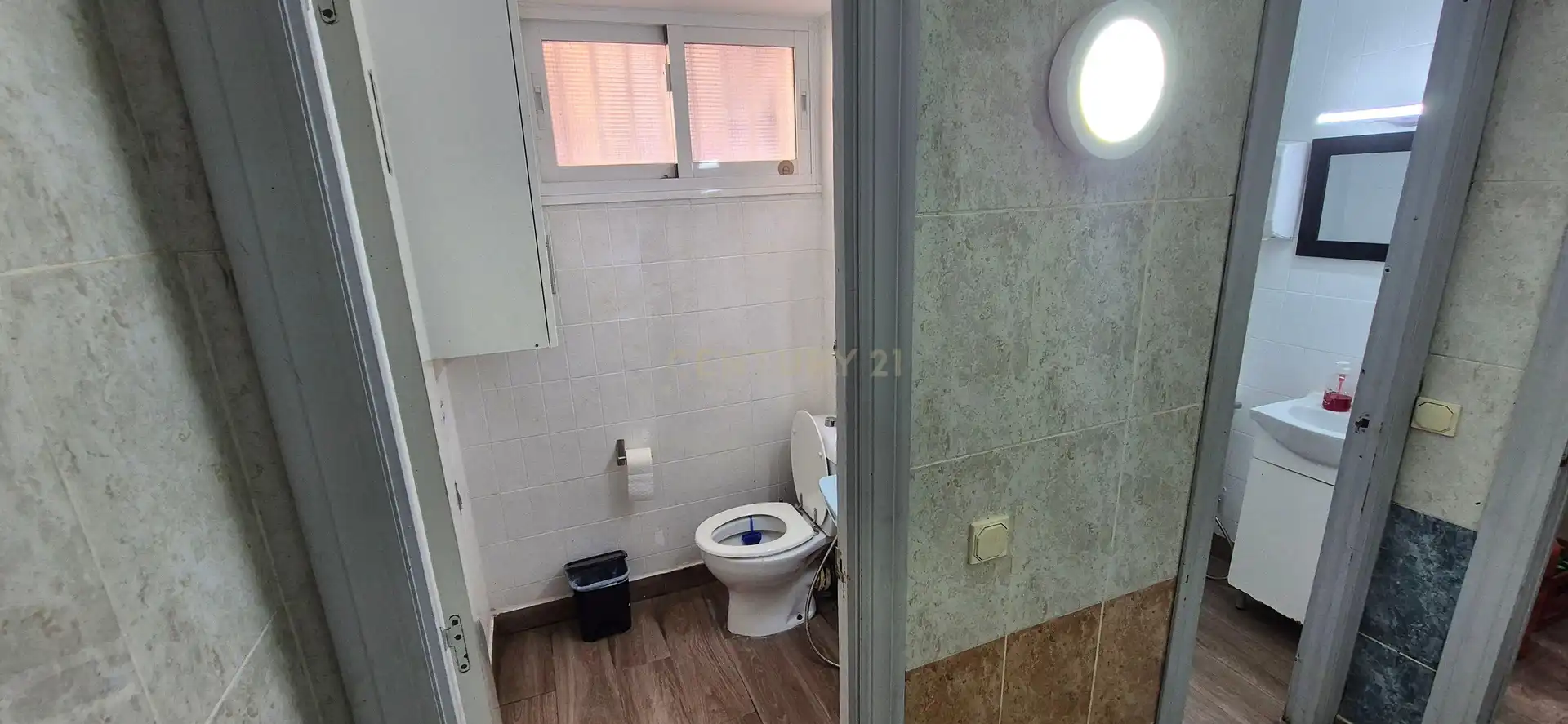 Baño de Local en traspaso en Fuengirola con Aire acondicionado y Alarma
