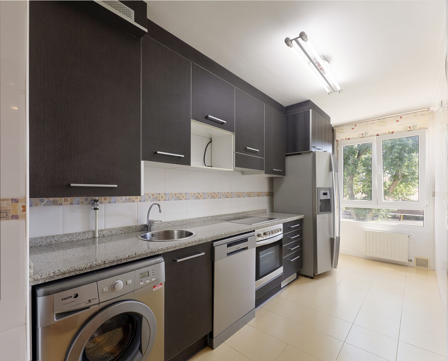 Cocina de Piso en venta en Gijón  con Calefacción, Parquet y Trastero