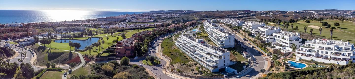 Vista exterior de Àtic en venda en Casares amb Aire condicionat, Calefacció i Terrassa