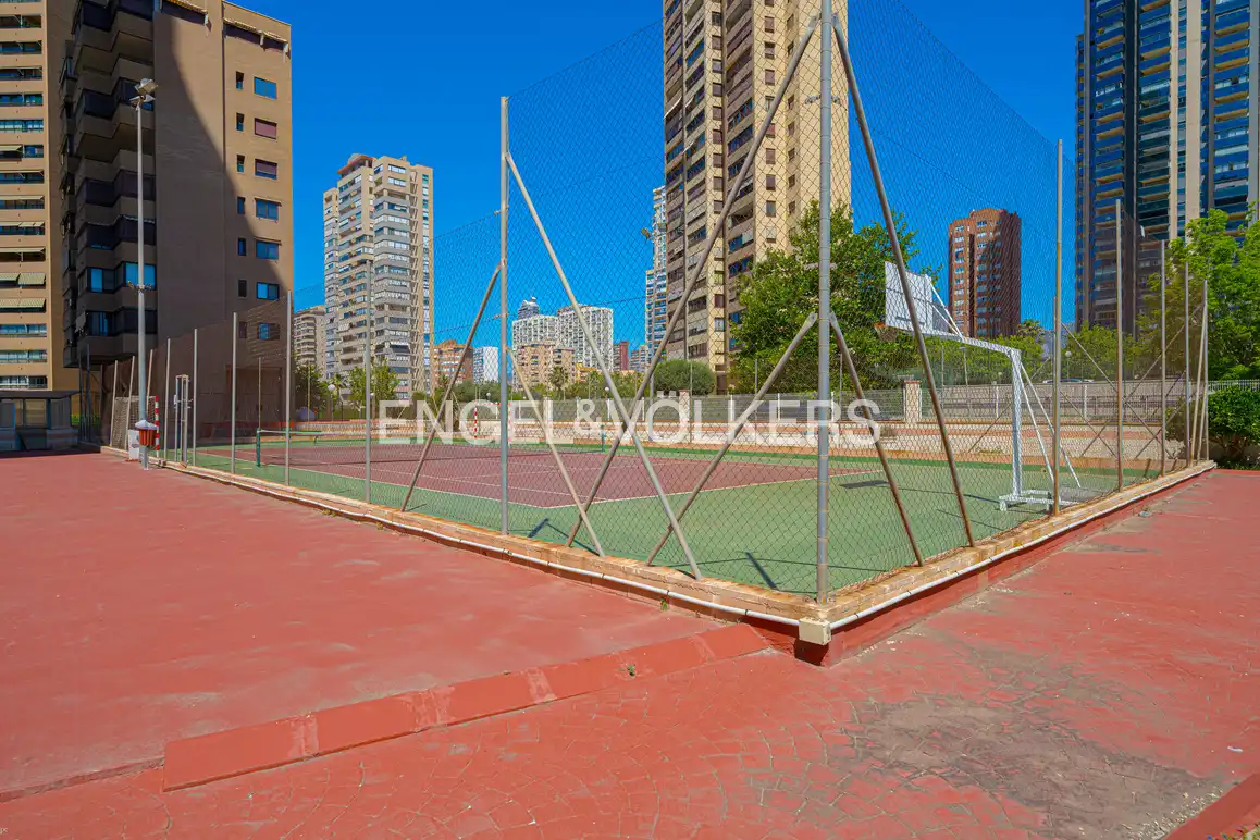Vista exterior de Apartamento en venta en Benidorm con Aire acondicionado, Trastero y Amueblado
