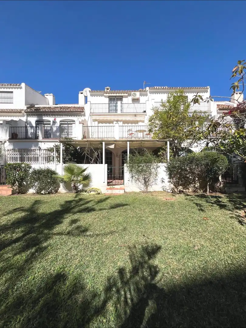 Jardín de Casa adosada en venta en Fuengirola con Aire acondicionado, Jardín privado y Terraza
