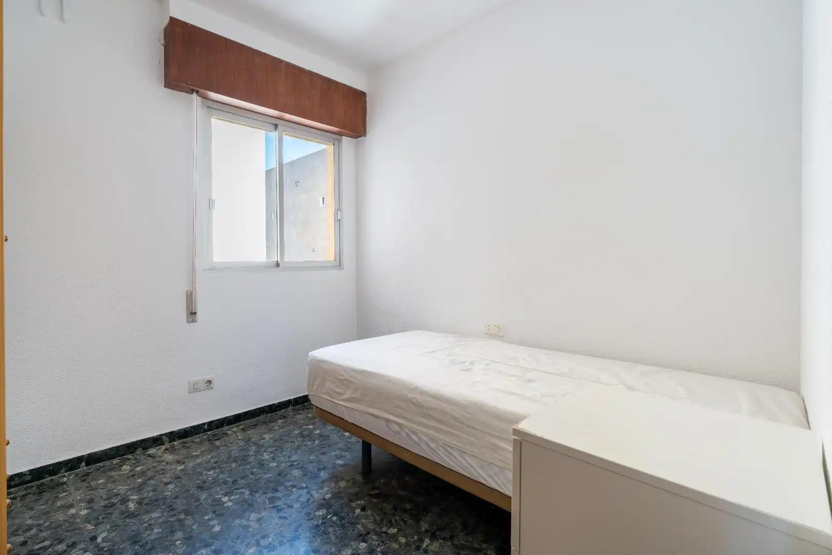 Schlafzimmer von Wohnung zum Verkauf in Almería mit Klimaanlage, Heizung und Balkon