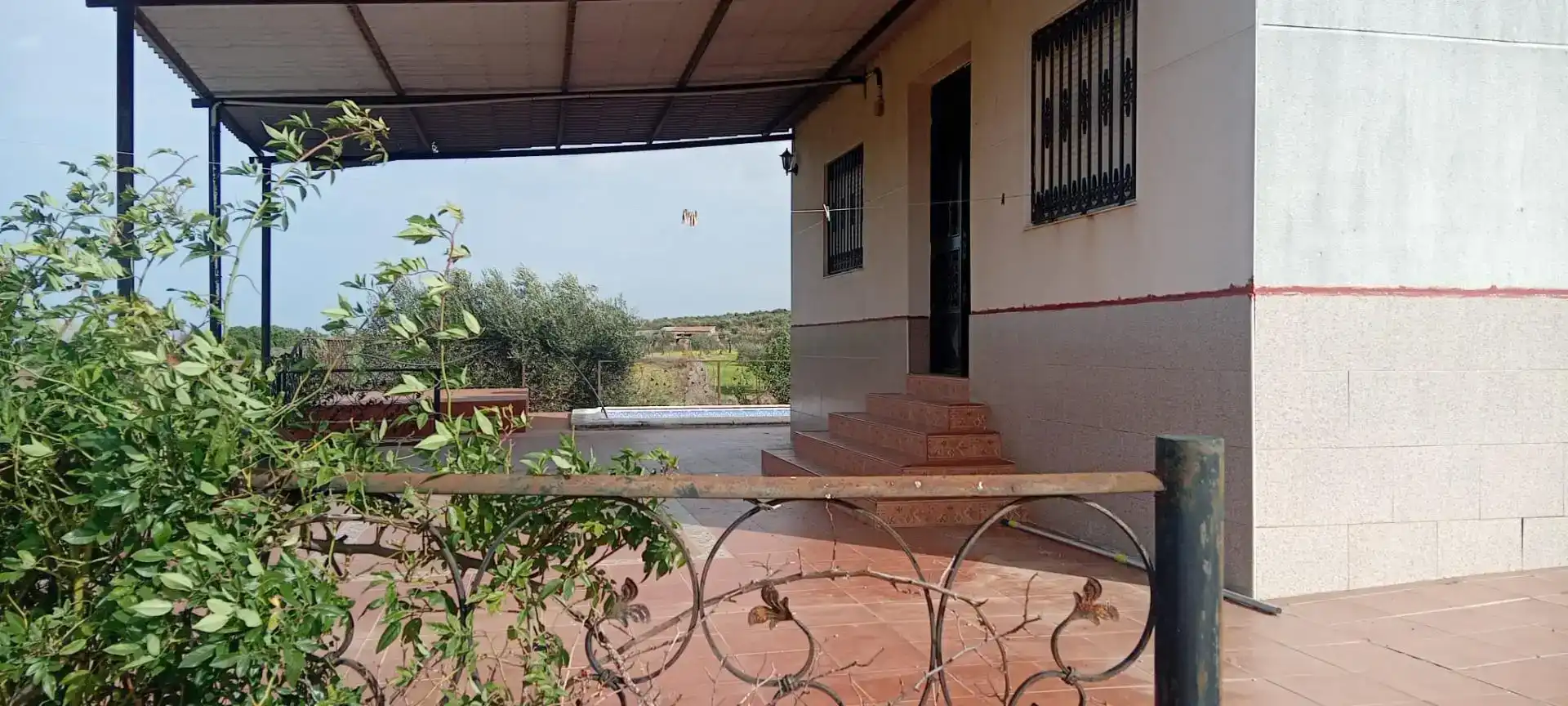 Terrassa de Finca rústica en venda en Alcuéscar amb Piscina