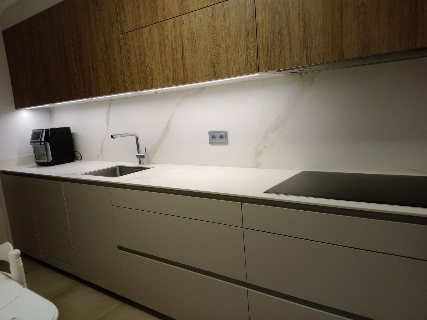 Kitchen of Flat to rent in Oleiros