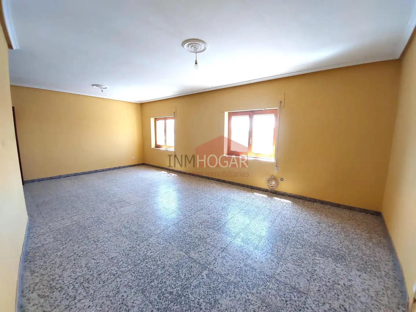 Sala de estar de Casa o chalet en venta en Palacios de Goda con Terraza, Trastero y Balcón