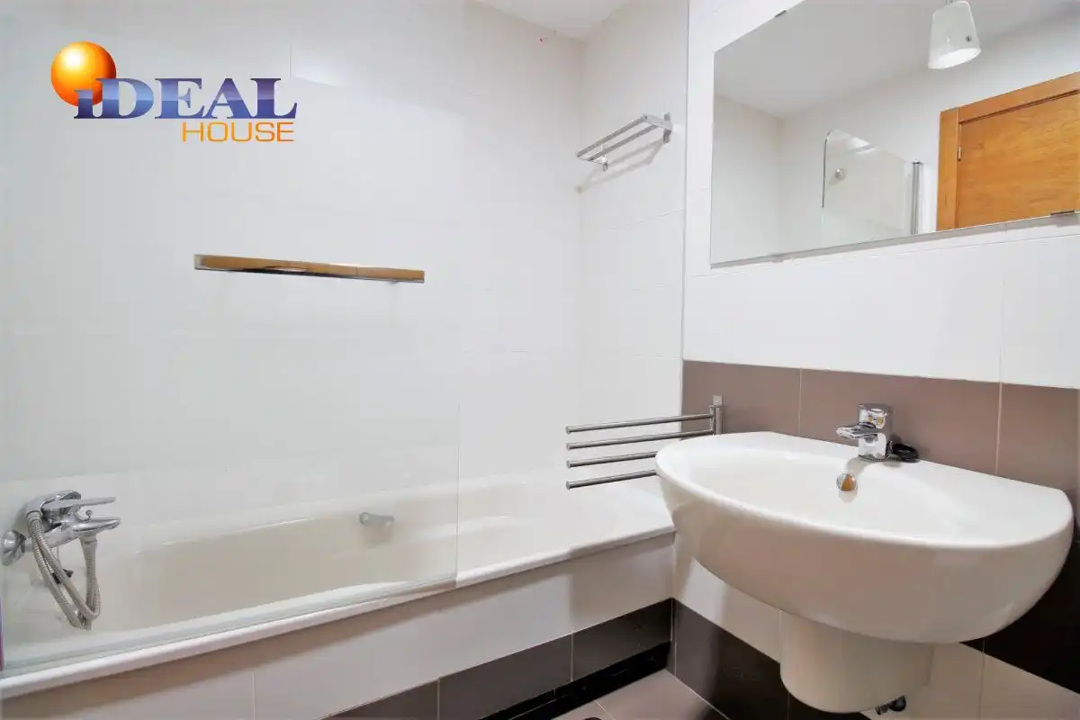 Bathroom of Flat for rent in Maracena  with Heating, Terrace and Furnished