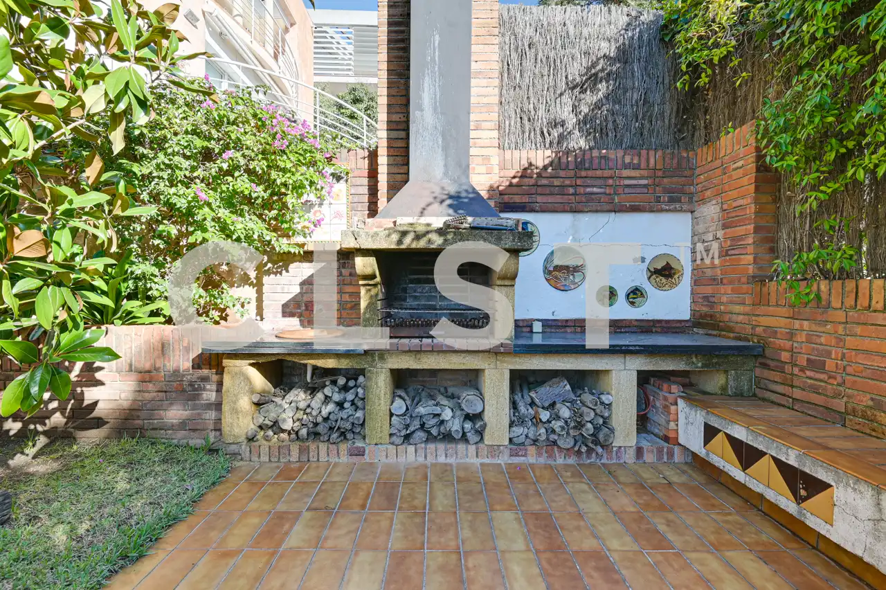 Terrassa de Casa o xalet en venda en Sant Just Desvern amb Aire condicionat, Calefacció i Jardí privat