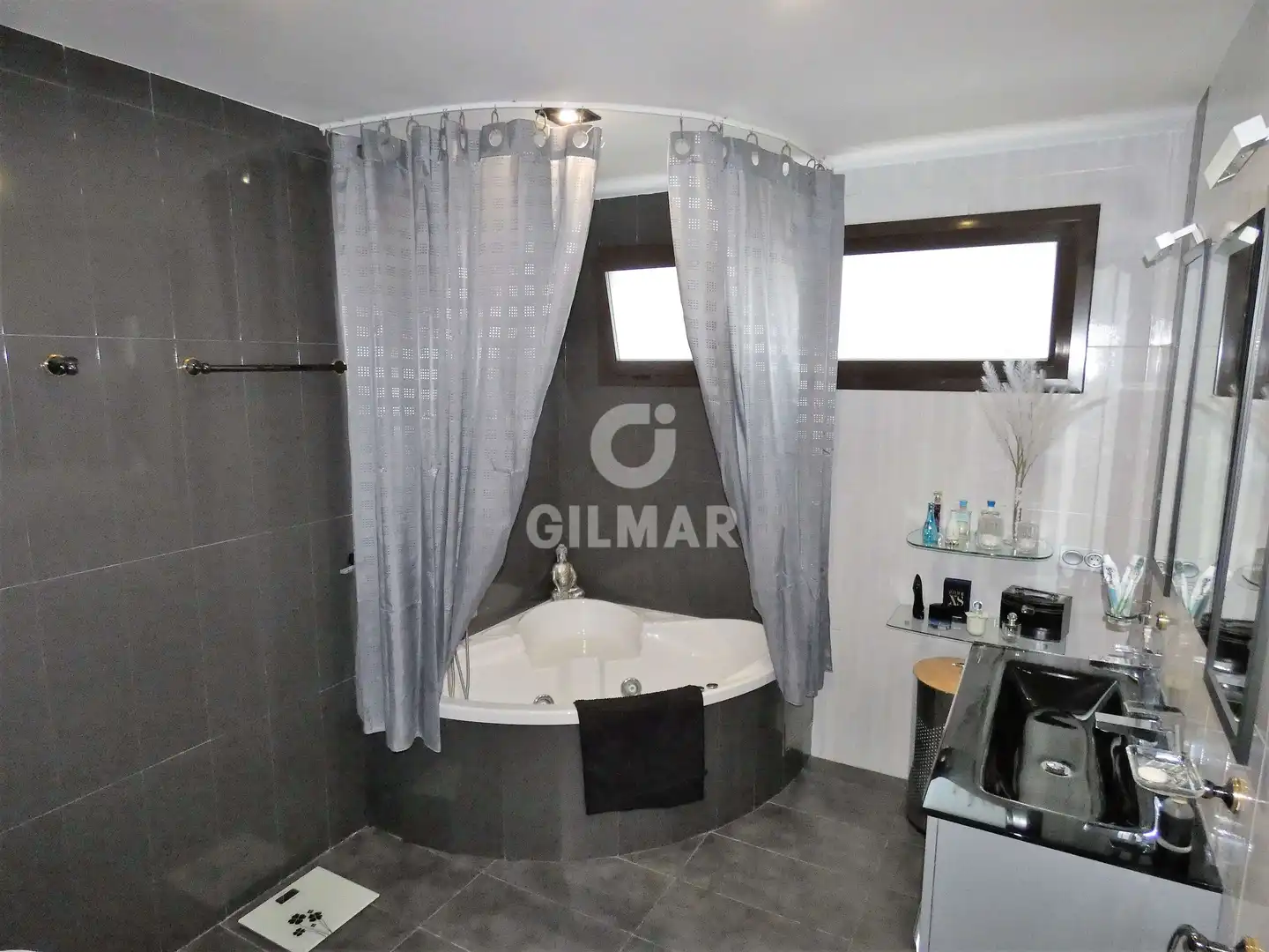 Bathroom of Houses for sale in Jerez de la Frontera  with Heating, Private garden and Swimming Pool