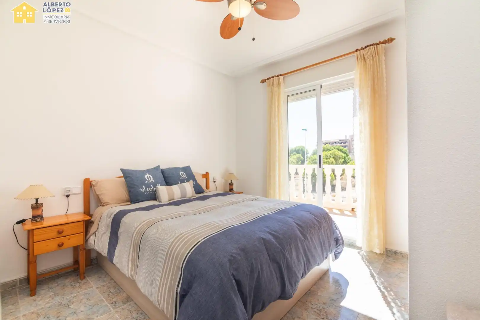 Bungalow with terrace for sale in Los Arenales del Sol, imagen 5