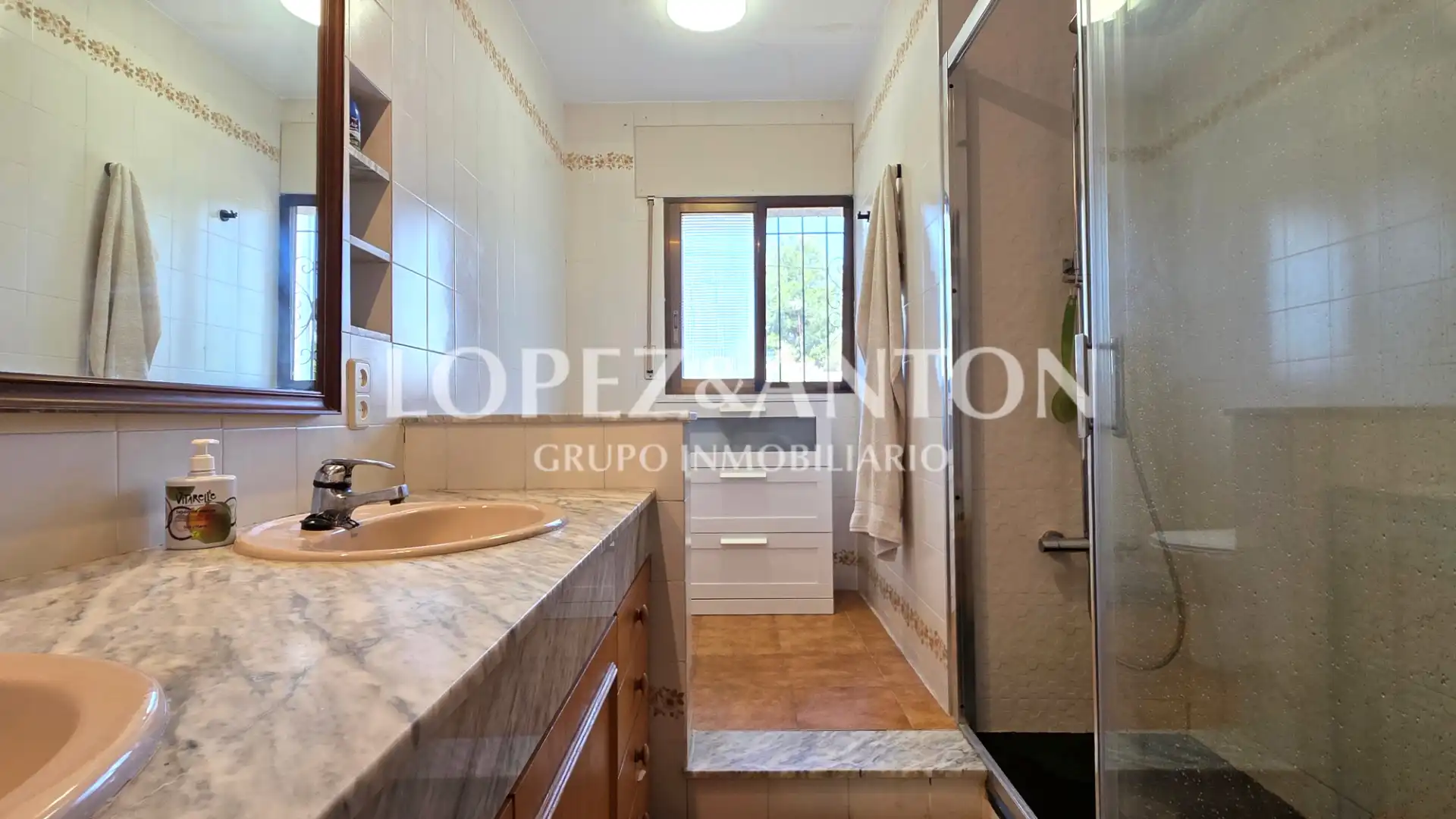 Baño de Casa o chalet en venta en Paterna con Aire acondicionado, Jardín privado y Terraza