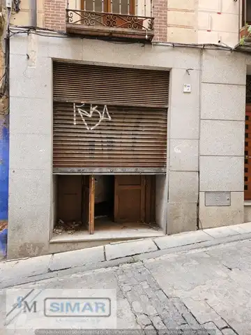 Vista exterior de Local en venta en Toledo