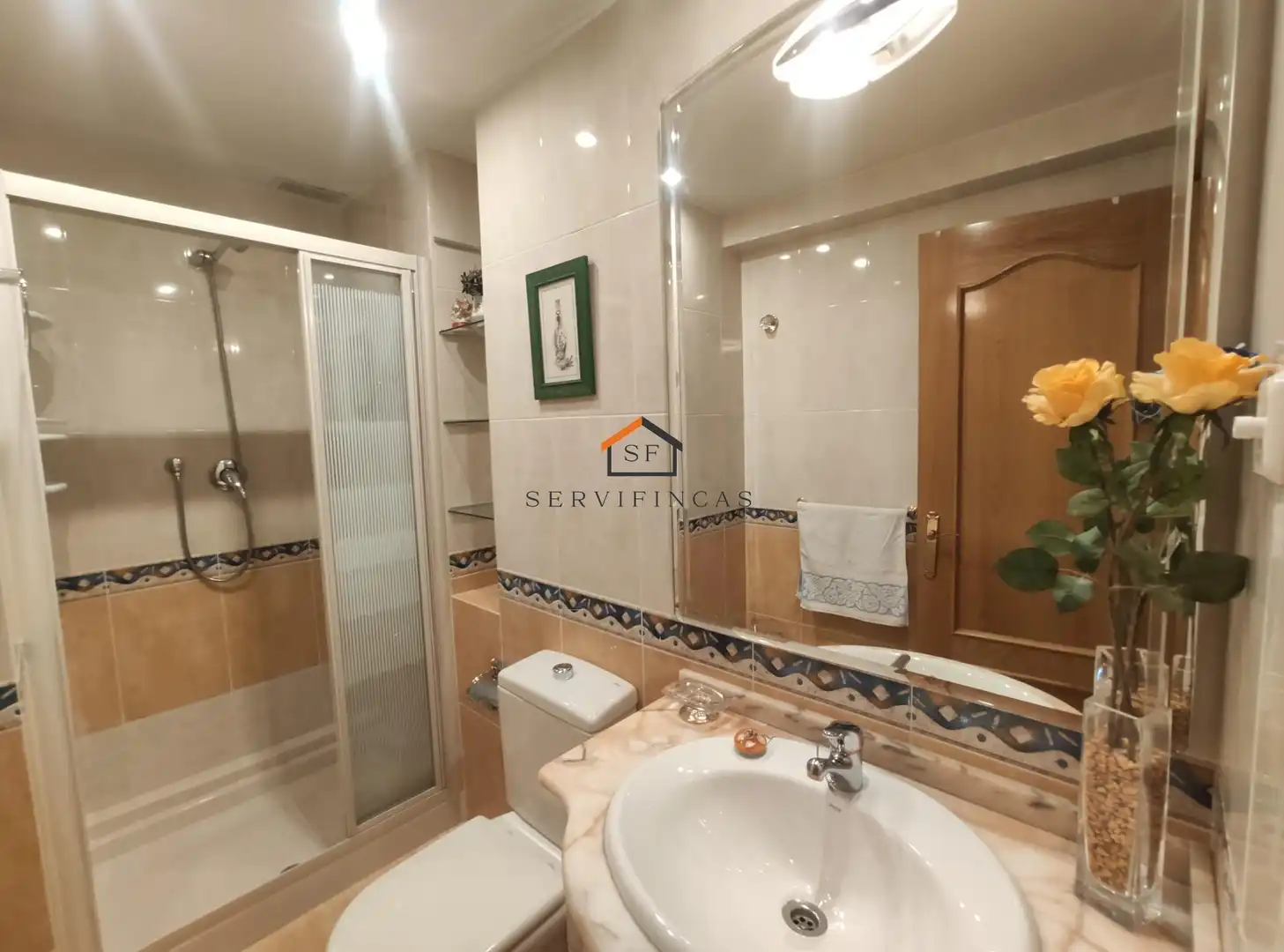 Bathroom of Flat for rent in Madrid  with Air Conditioner, Heating and Parquet flooring