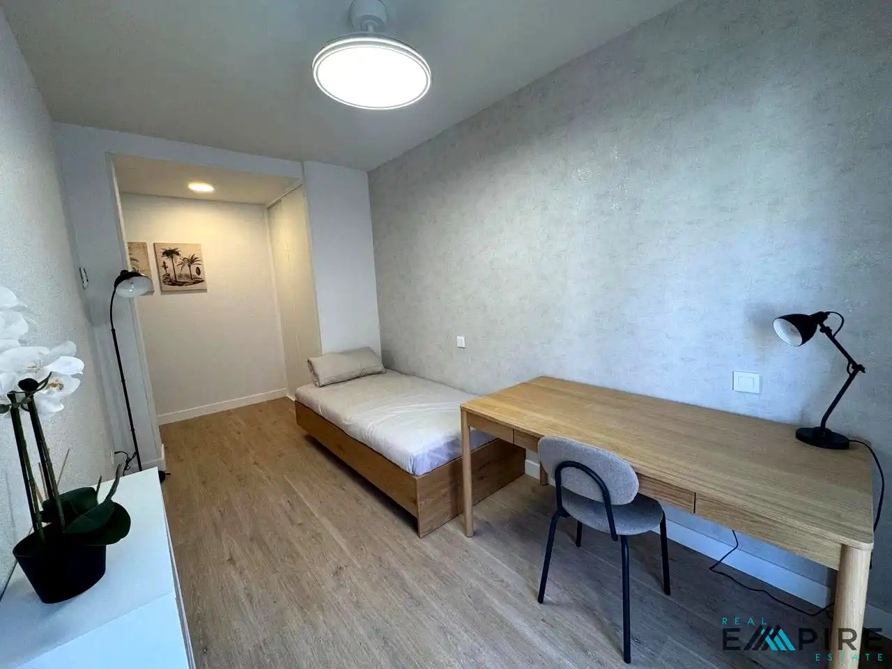 Bedroom of Flat for share in Pozuelo de Alarcón  with Heating, Furnished and Balcony