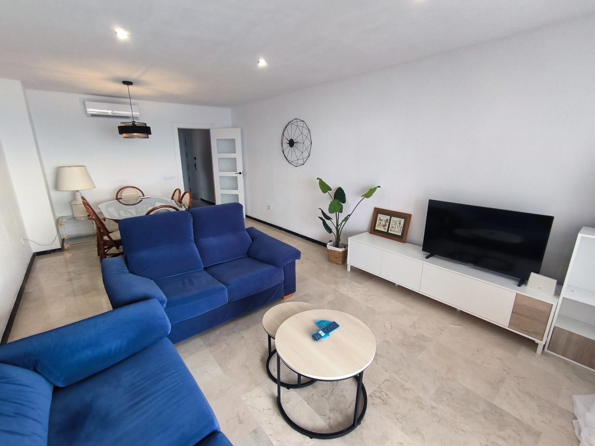 Sala de estar de Piso de alquiler en Benidorm con Aire acondicionado, Terraza y Amueblado