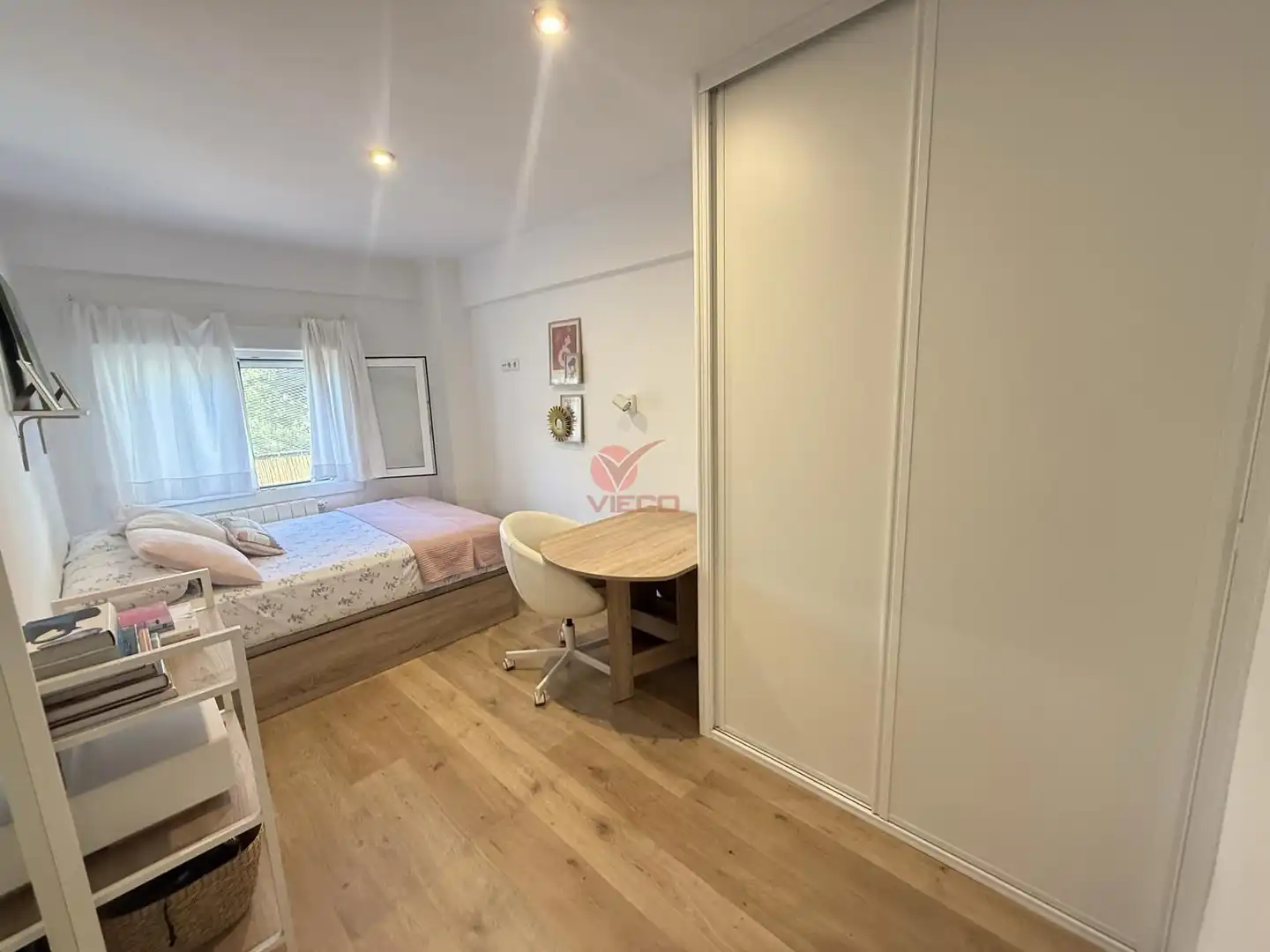 Bedroom of Flat for sale in Cuenca  with Heating, Terrace and Furnished