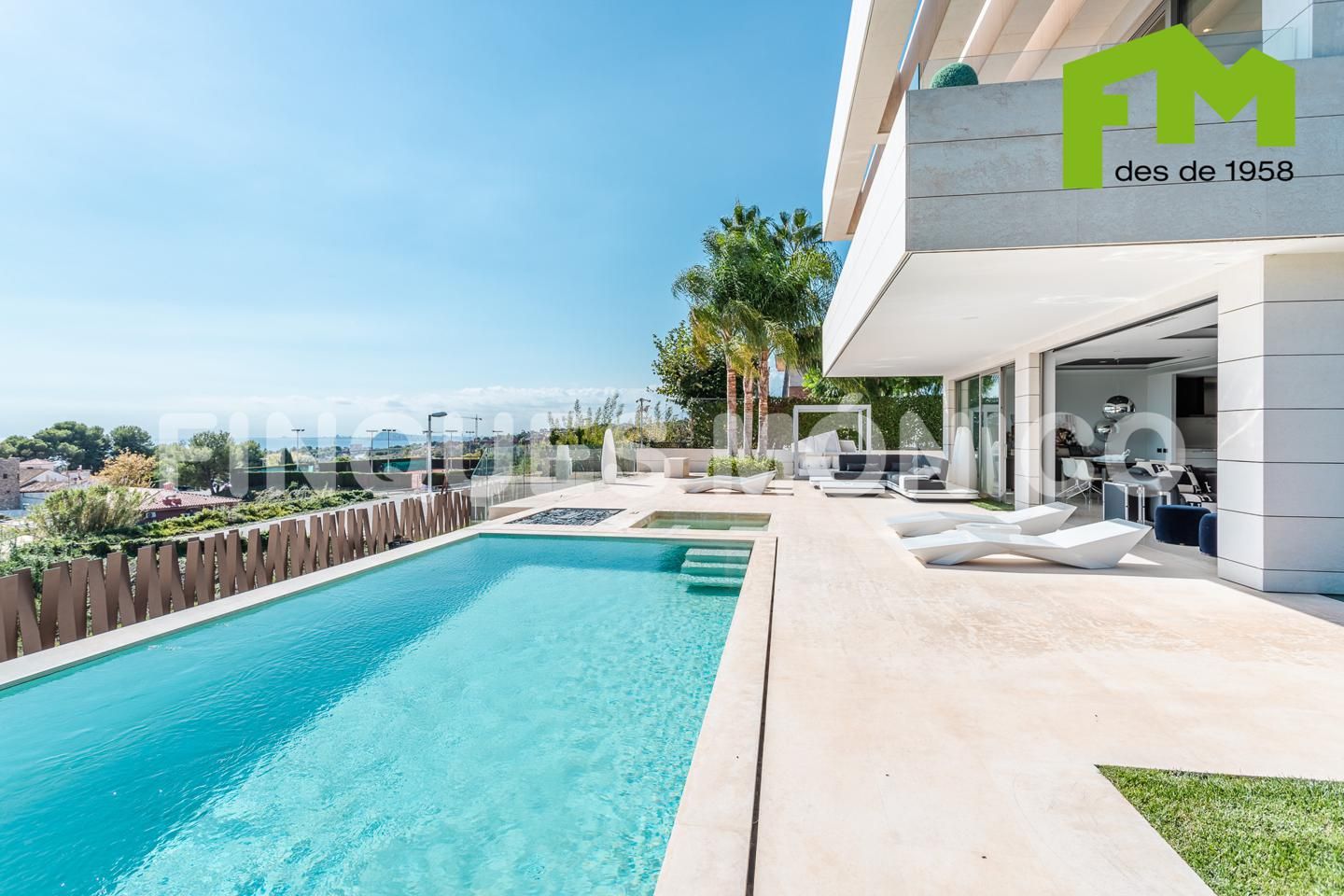 Vista exterior de Casa o xalet en venda en Teià amb Aire condicionat, Jardí privat i Terrassa