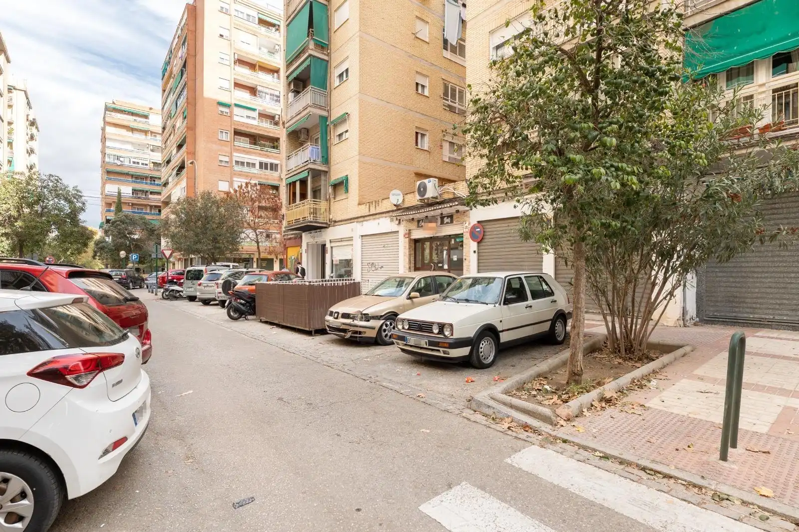 Vista exterior de Local en venta en Granada con Aire acondicionado y Amueblado