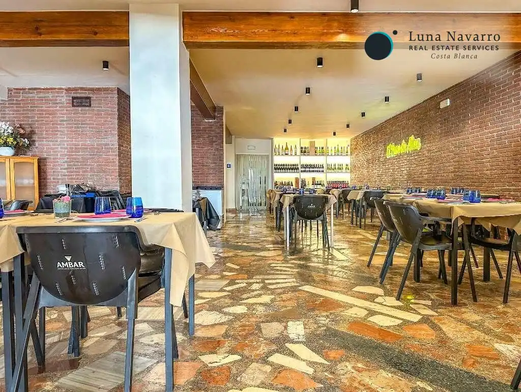 Local en traspaso en Altea con Aire acondicionado, Terraza y Amueblado