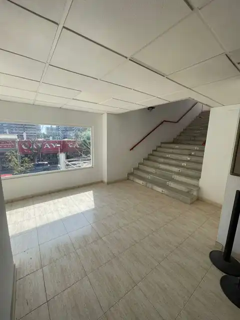 Local comercial en venta en Avenida Santander, imagen 2