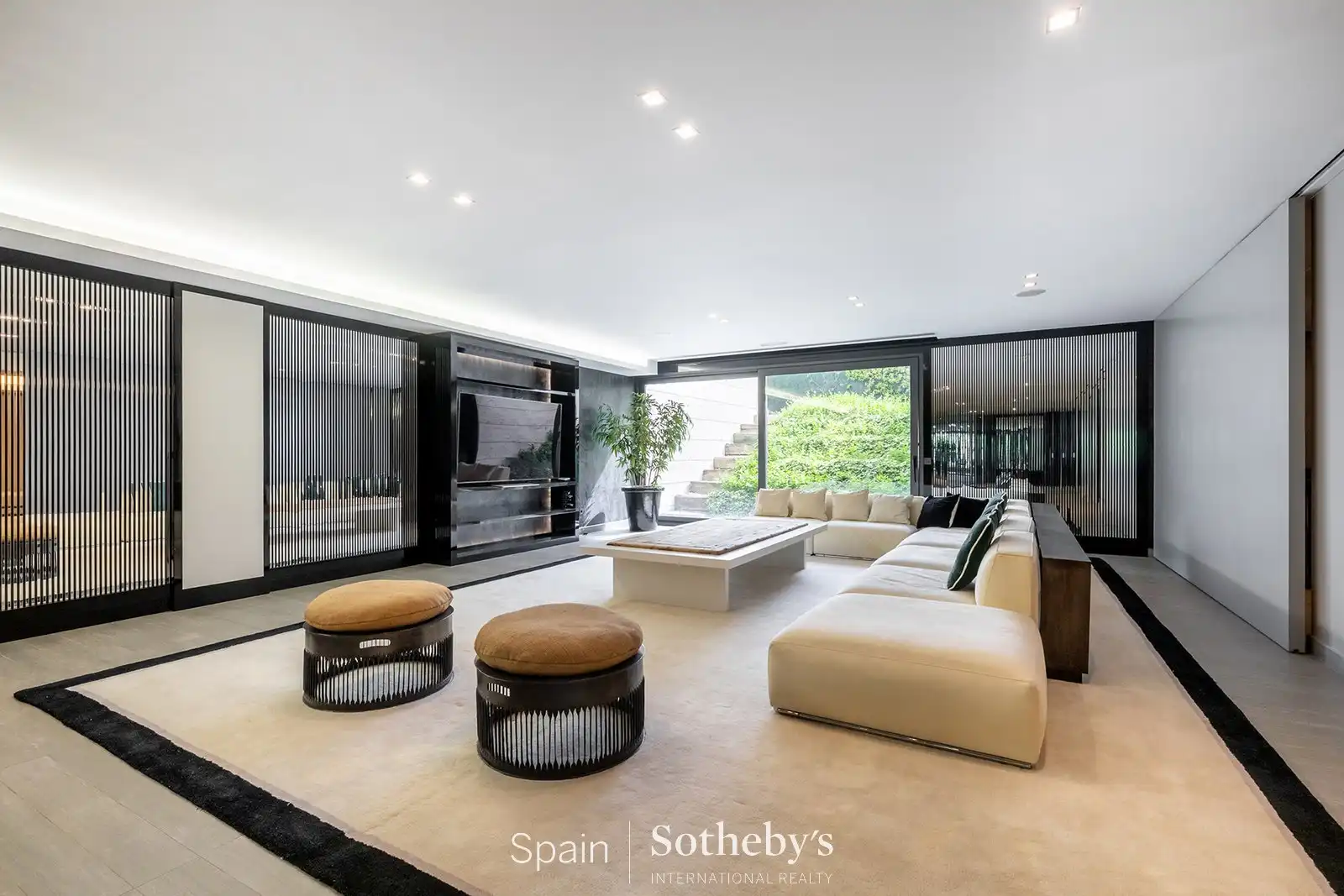 Sala d'estar de Casa o xalet de lloguer en Pozuelo de Alarcón amb Aire condicionat, Jardí privat i Terrassa