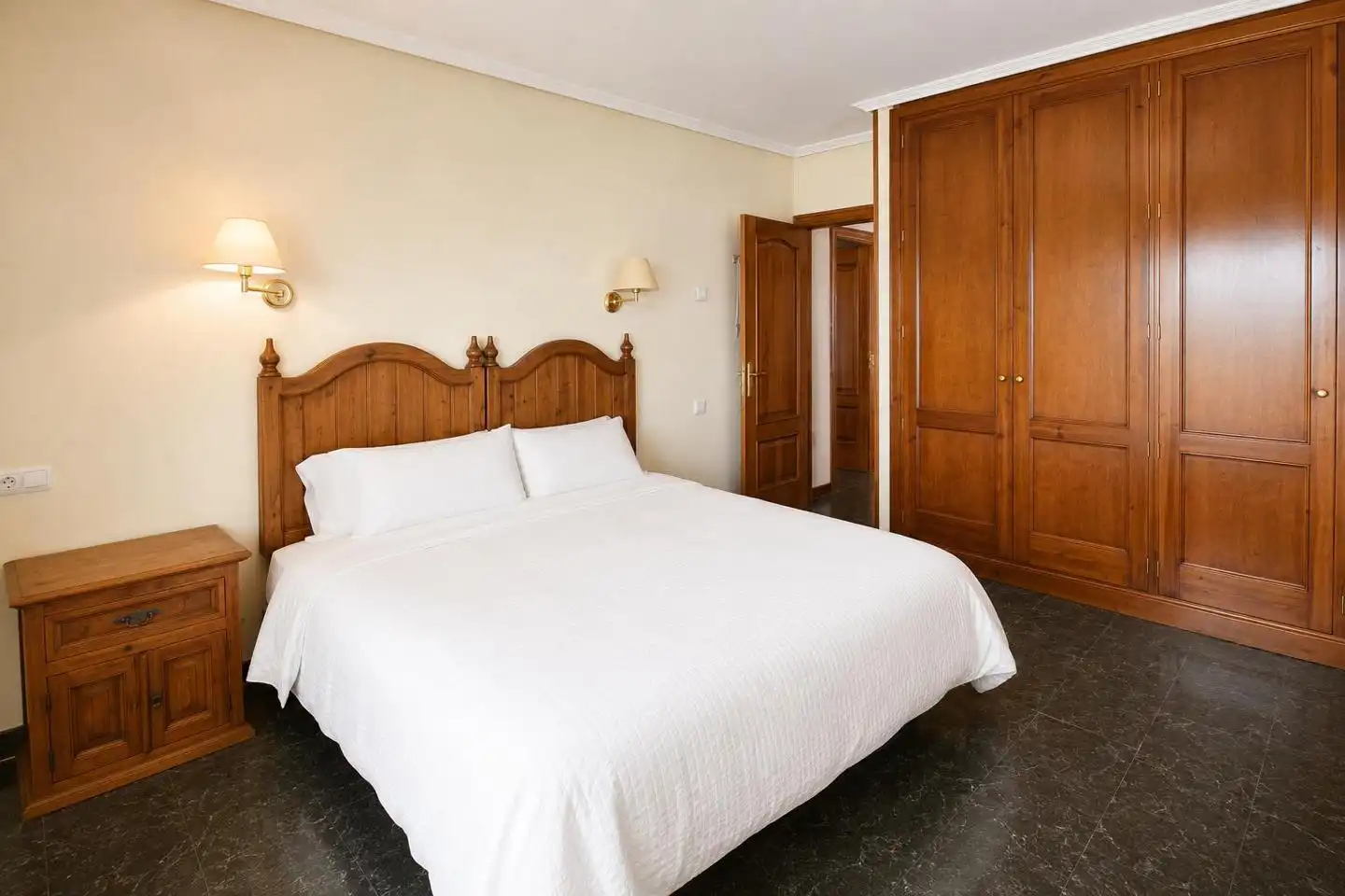 Habitación de Casa o chalet en venta en Alcazarén con Calefacción, Jardín privado y Trastero