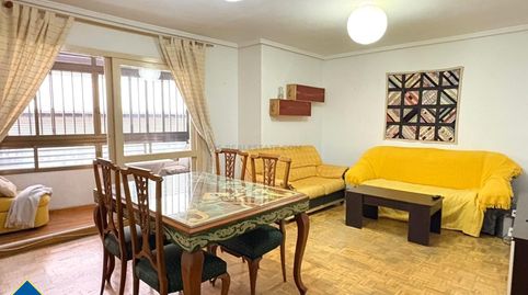 Apartamento con terraza, en la provincia de Alicante, en la ciudad de Alicante. 4 habitaciones | 130 m² | A 900 metros del mar