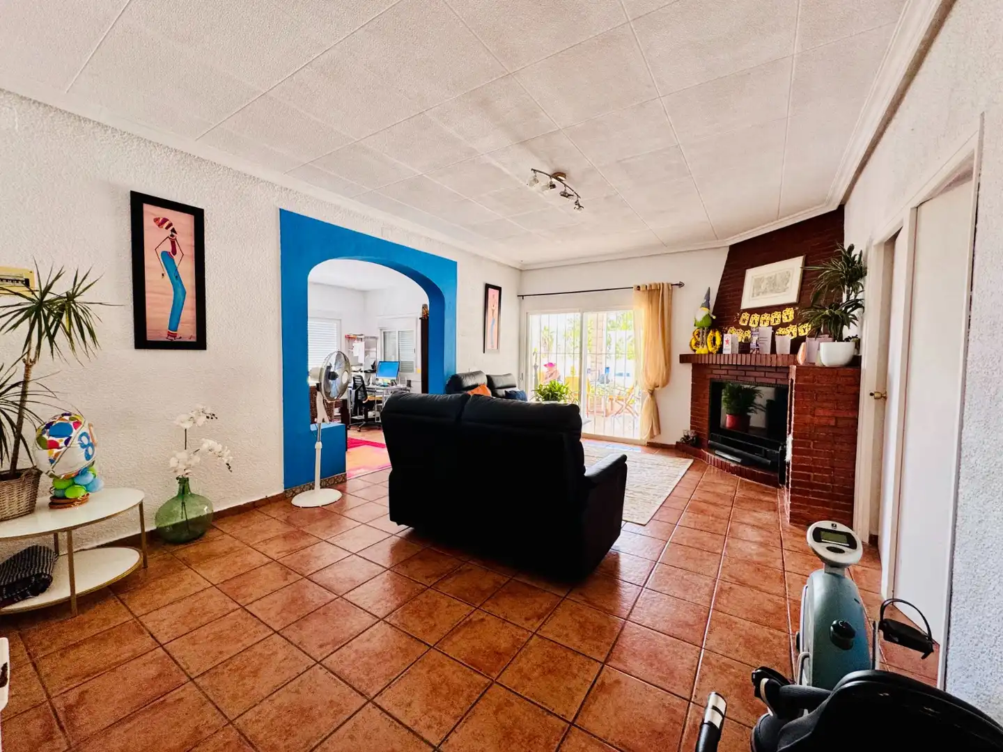 Sala d'estar de Finca rústica en venda en Aspe amb Jardí privat, Terrassa i Piscina