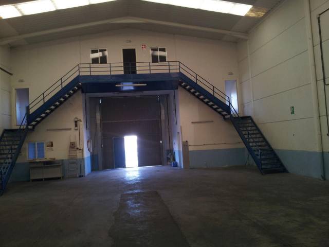 Nave industrial en Venta en Altos del Olivar - El Caracol