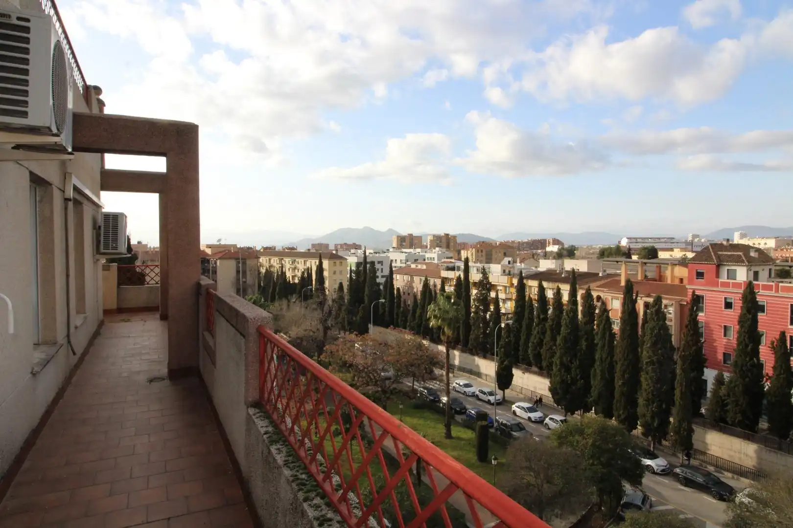 Vista exterior de Piso de alquiler en Granada con Aire acondicionado, Calefacción y Terraza