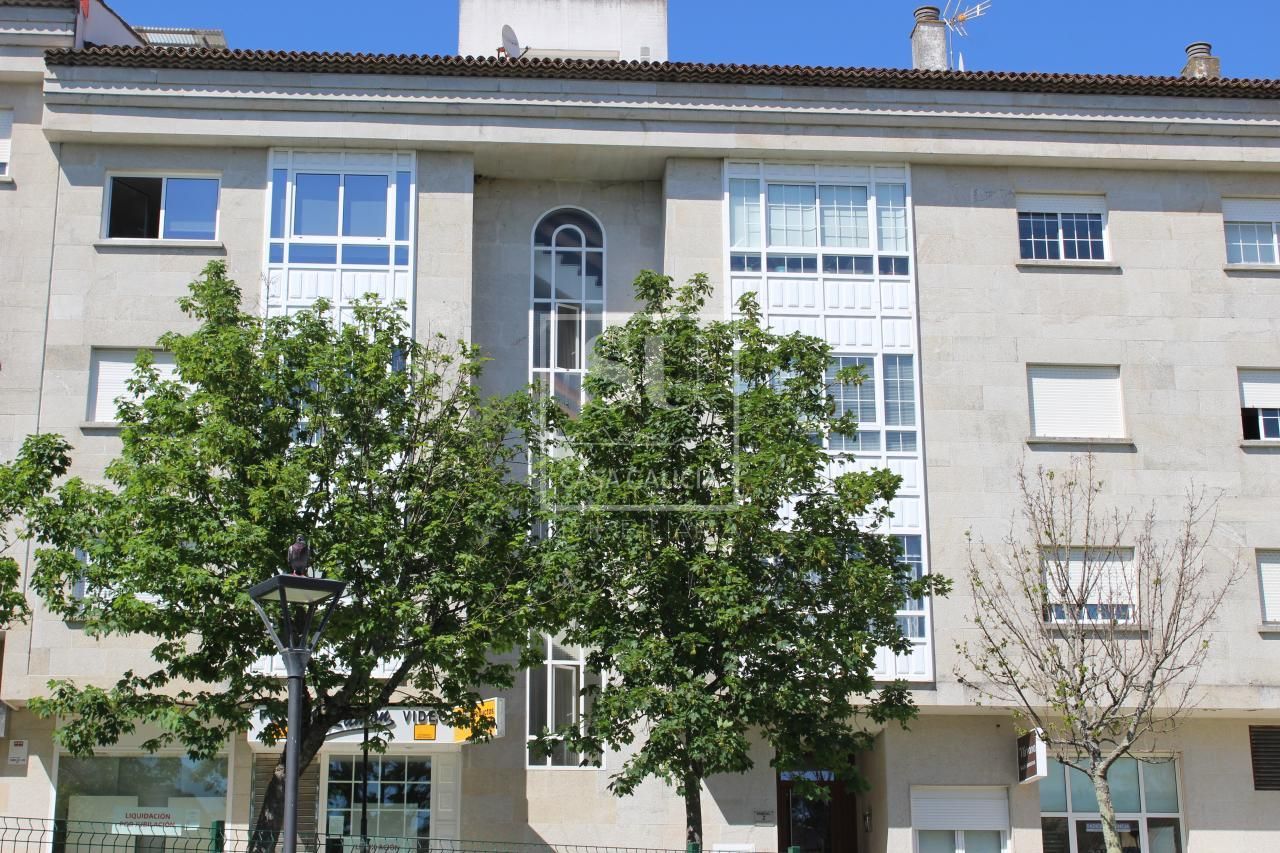 Exterior view of Duplex for sale in Nigrán  with Heating, Storage room and Furnished