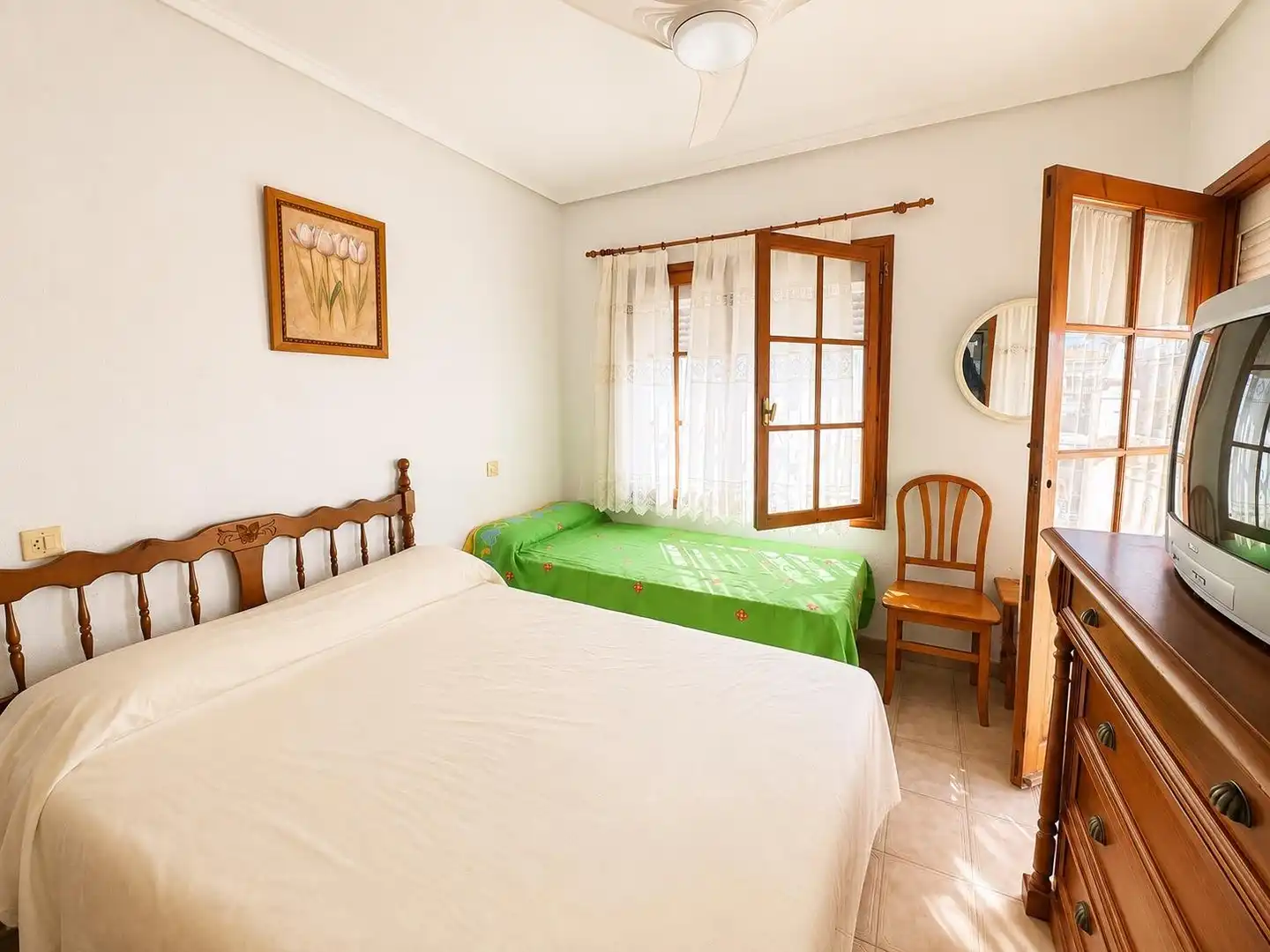 Casa aparellada amb terrassa en venda a Calle GABRIELA MISTRA, imagen 17