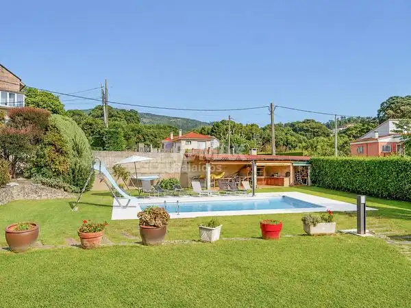 Piscina de Casa o chalet en venta en Vigo  con Aire acondicionado, Calefacción y Jardín privado
