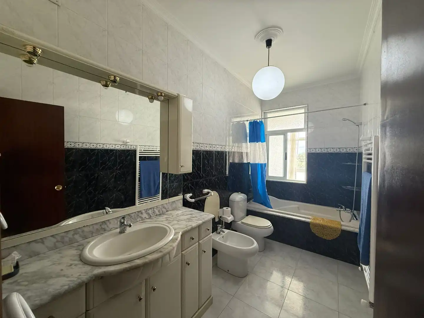 Baño de Casa adosada en venta en Ferrol con Calefacción, Jardín privado y Parquet