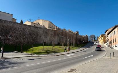 Vista exterior de Casa o xalet en venda en  Toledo Capital amb Jardí privat, Traster i Balcó