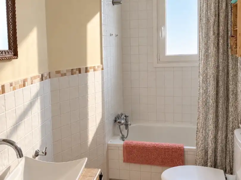 Baño de Piso en venta en  Madrid Capital con Aire acondicionado