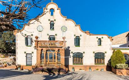 Vista exterior de Casa o xalet de lloguer en Castellar del Vallès amb Aire condicionat, Terrassa i Piscina