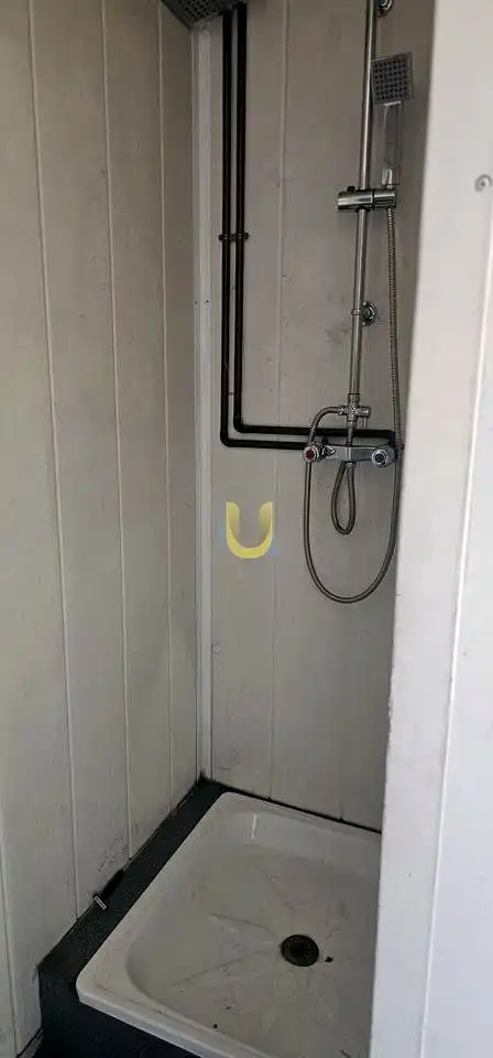 Badezimmer von Fabrikhallen zur Miete in Alcorcón