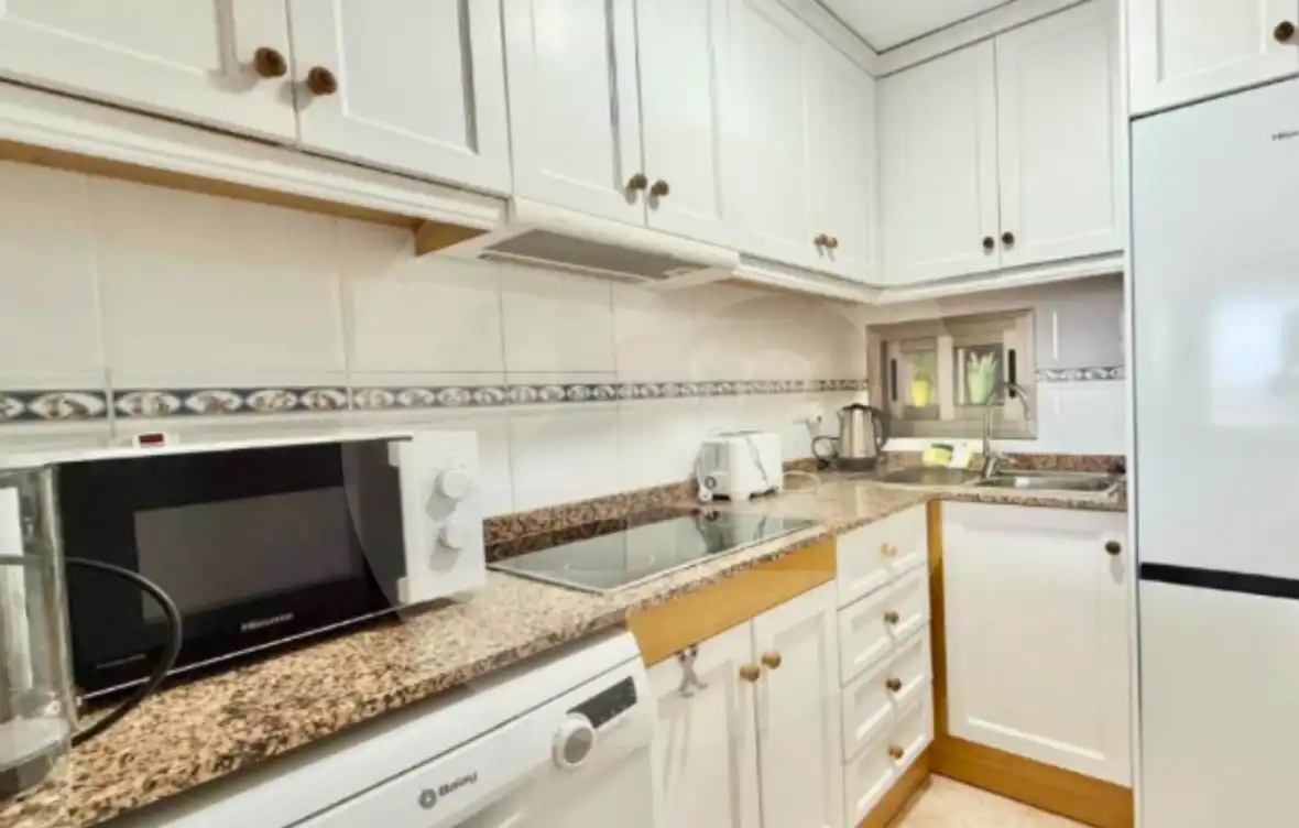 Cocina de Apartamento de alquiler en Villajoyosa / La Vila Joiosa con Aire acondicionado, Terraza y Piscina