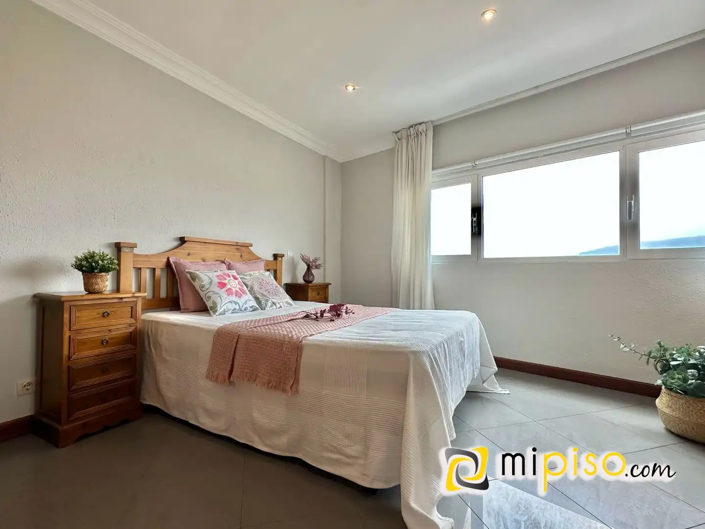 Bedroom of Flat for sale in Laredo  with Furnished