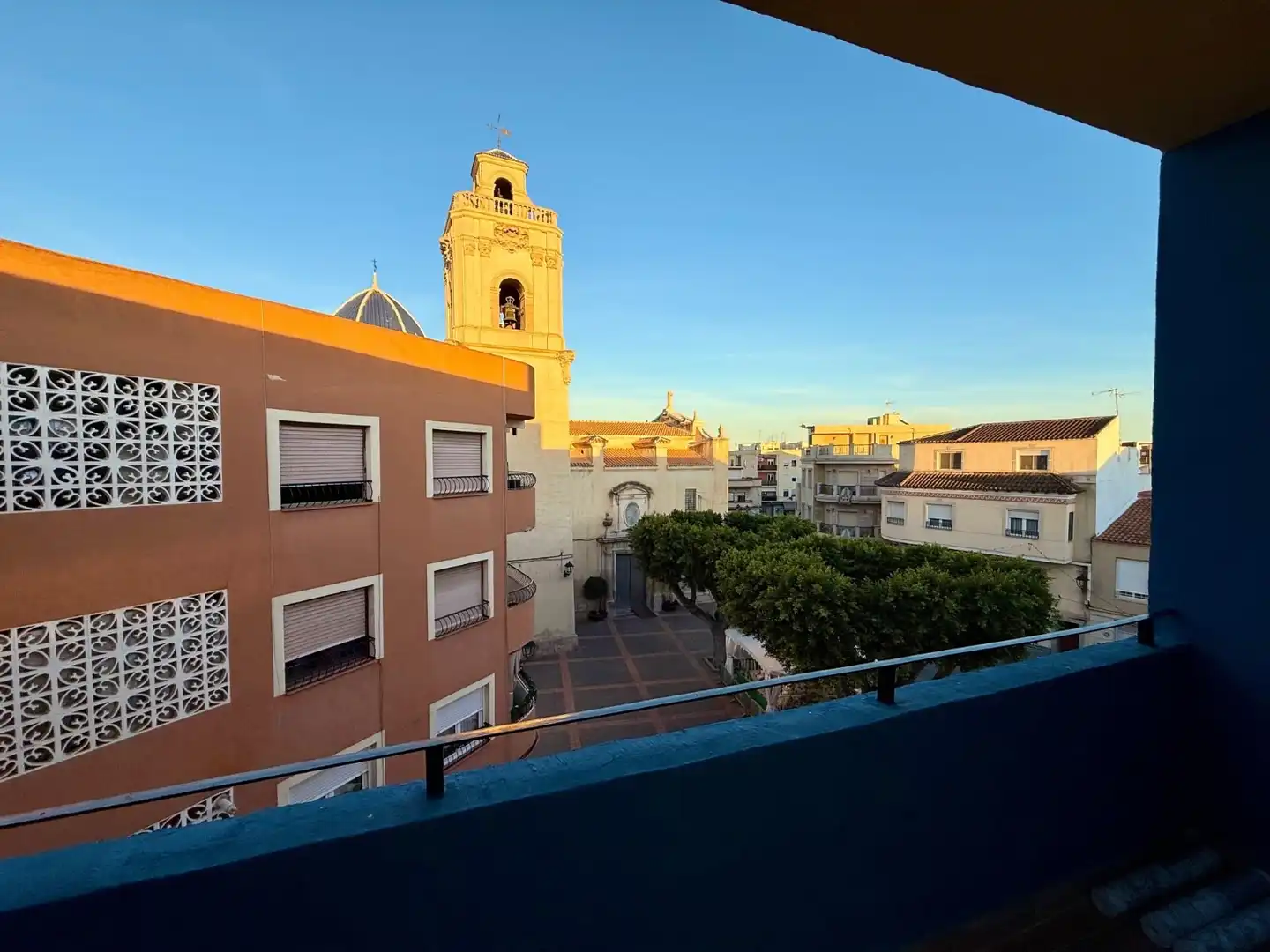 Vista exterior de Apartamento en venta en Catral con Lavadora, Microondas y TV