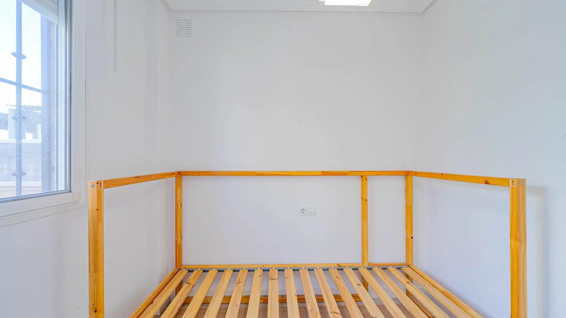 Habitación de Planta baja en venta en Torrevieja con Jardín privado, Terraza y Trastero