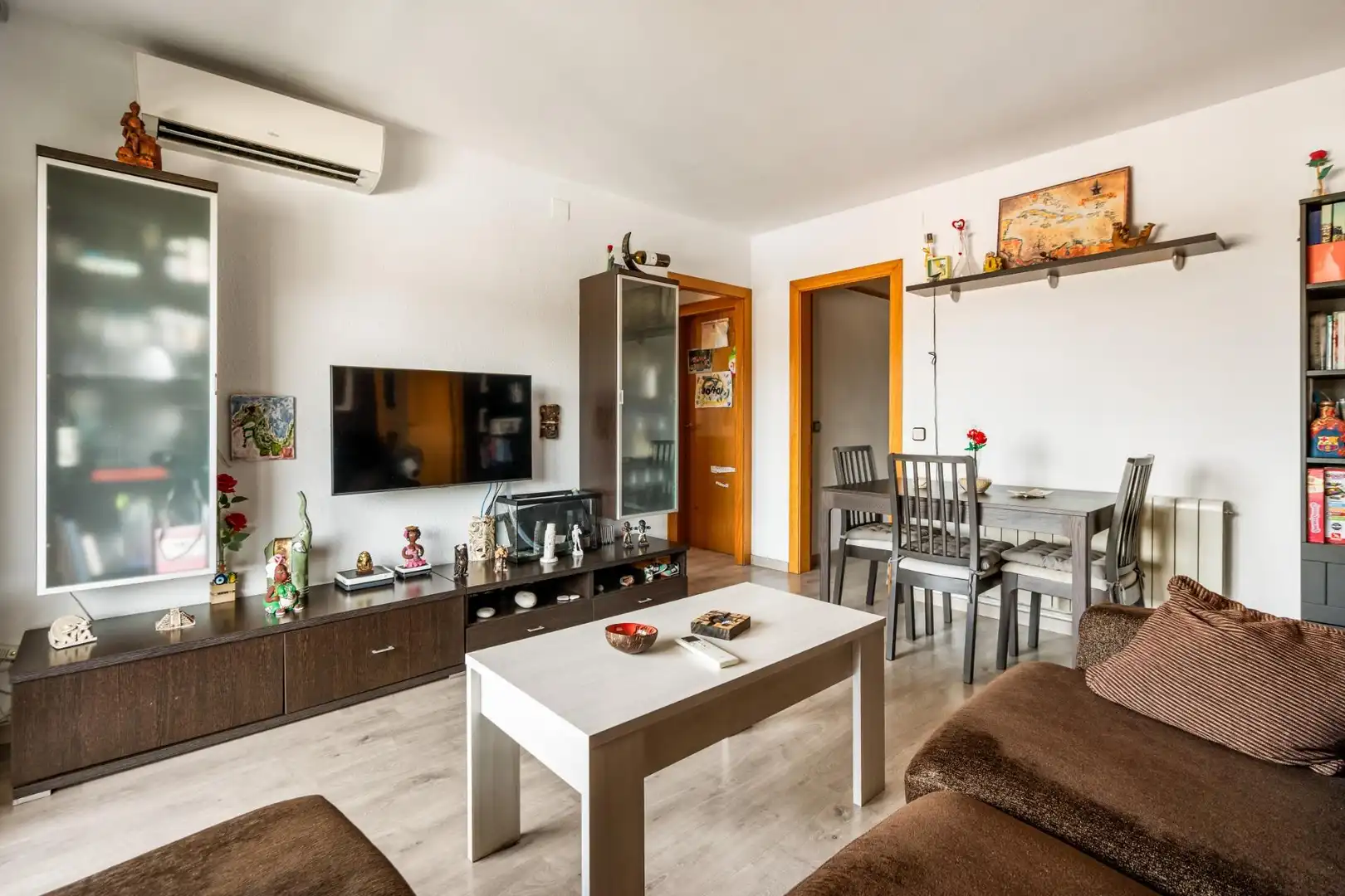 Sala de estar de Piso en venta en Martorelles con Aire acondicionado, Calefacción y Parquet