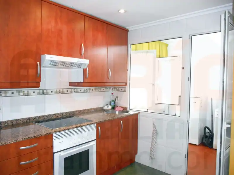 Cocina de Piso en venta en Oviedo  con Calefacción, Trastero y Amueblado