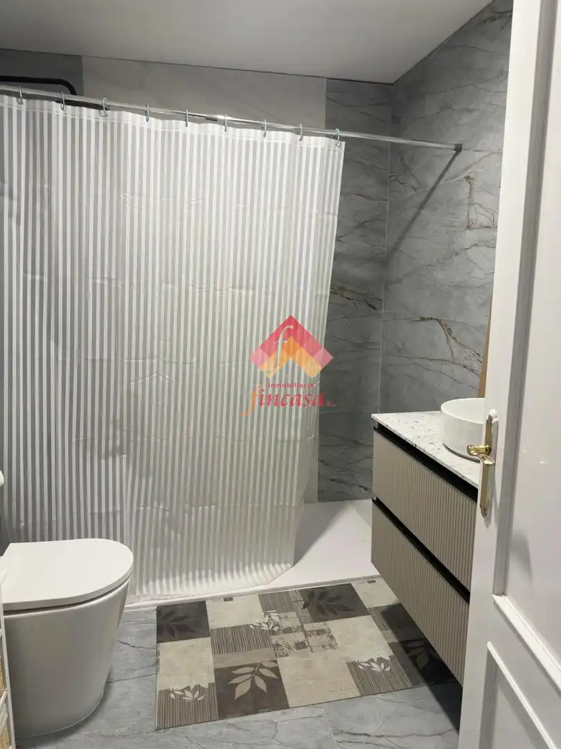 Bathroom of Flat for sale in Ronda  with Air Conditioner, Heating and Terrace
