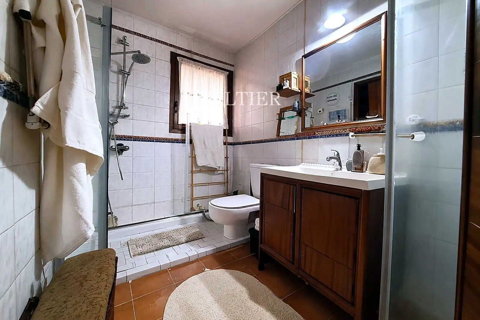 Bathroom of Flat for sale in Madrid  with Heating, Terrace and Storage room